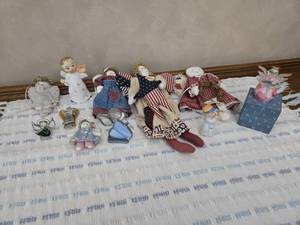 lot 15 image: Lot of Small Doll, Angel and Other Figurines