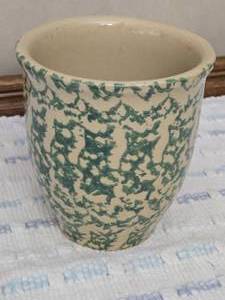 lot 20 image: Roseville Spongeware Flower Pot - 5 12 tall