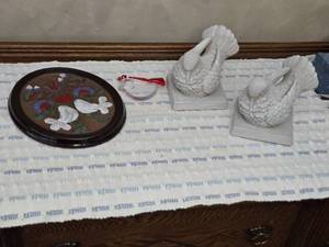 lot 23 image: Decorative Birds and Ceramic Plaque from Sweden