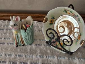 lot 38 image: Small Reindeer Planter Made in Japan and Decorative Plate