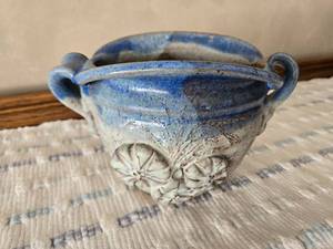 lot 43 image: 5 tall Ceramic bowl with handles