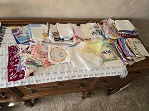 lot 57 image: Large Lot of Cloth Napkins