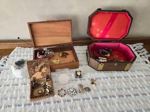 lot 71 image: Jewelry Style Boxes with Different Pieces of Jewelry Including Pins, Bracelets Etc