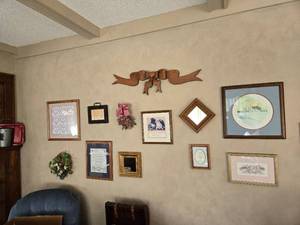 lot 73 image: Huge Lot of Home Decor, Everything On the Wall