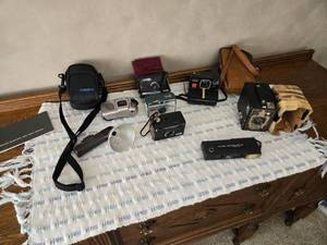 lot 83 image: Huge Lot of Old Cameras, Including Brownie