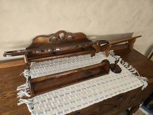lot 89 image: Shelves and Towel HookKnob