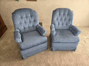 lot 90 image: Pair of Matching Chairs, One Swivels and the Other is Stationary