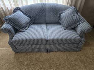 lot 95 image: 63 Love Seat with Throw Pillows