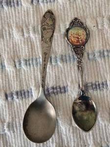 lot 121 image: Vintage Silver Plate Walt Disney and Mickey Mouse Collector Spoons