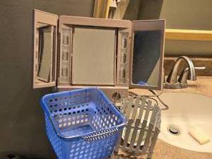 lot 142 image: Lighted Vidal Sassoon Mirror and Baskets
