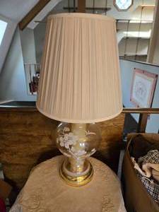 lot 161 image: Glass Table Lamp with Floral Design and Pleated Shade