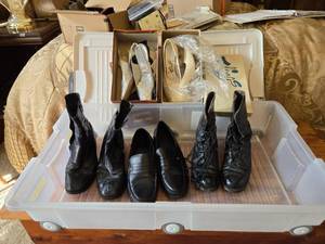 lot 167 image: Lot of Womens Shoes - Most are 9