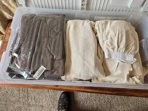 lot 168 image: Tote of Various Pieces of Long Underwear or Sleepwear Sizes 54, Small