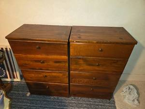 lot 185 image: Matching Pair of Narrow Dressers