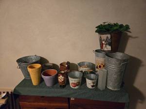 lot 186 image: Huge Lot of Various Small Flower Pots