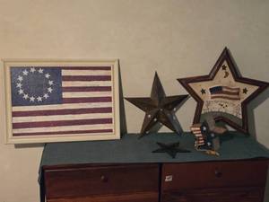 lot 193 image: Patriotic Decor, Stars, Small Wooden Framed Flag