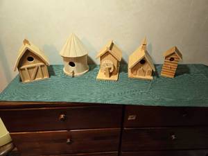 lot 200 image: Unpainted Wooden Decorative Bird Houses