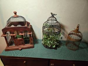 lot 202 image: Vintage Style and Faux Bird Cages