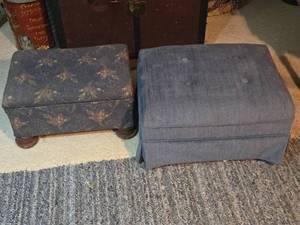 lot 207 image: Pair of Small Ottomans