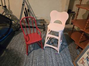 lot 213 image: Lot of 2 Small Vintage Chairs