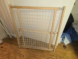 lot 250 image: Wooden Baby Gate