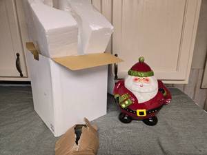 lot 253 image: Santa Clause Cookie Jar