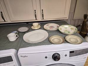 lot 255 image: Various Decorative Plates and Teacup