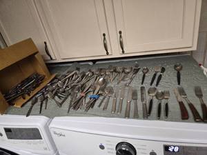 lot 263 image: Lot of Various Silverware