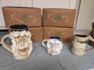 lot 265 image: Crazy Face Ceramic Mugs