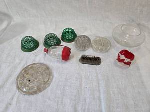 lot 275 image: Glass and Plastic Separators for Flower Displays