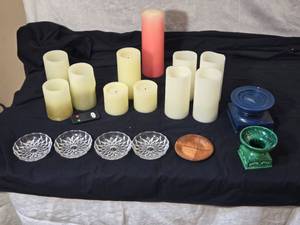 lot 282 image: Battery Operated Candles and Accessories - All need batteries - 1 Real Candle