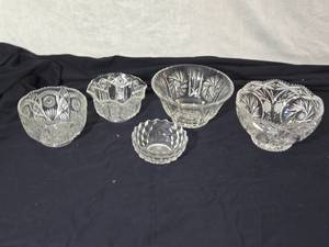 lot 285 image: Crystal Bowls