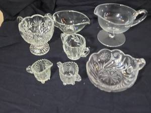 lot 287 image: Various Crystal Servers and Pieces