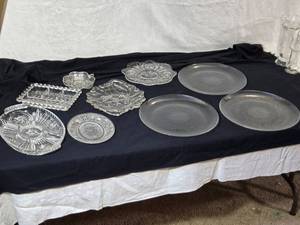 lot 294 image: Crystal and Glass Plates and Platters