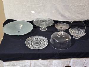 lot 306 image: Platters, Cake Platters and More