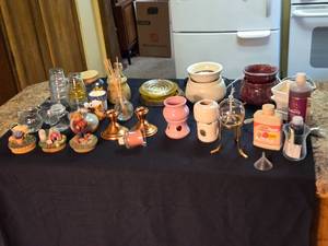 lot 324 image: Scent Warmers, Candle Holders, Candle Toppers and More