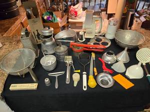 lot 333 image: Huge Lot of Kitchen Utensils and Tools
