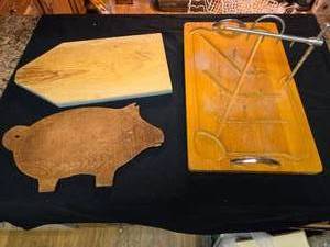 lot 337 image: Cutting Boards
