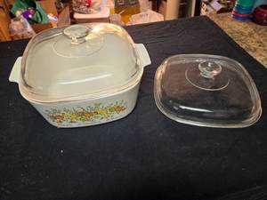 lot 338 image: Corning Ware 5 Quart Casserole and a Lid