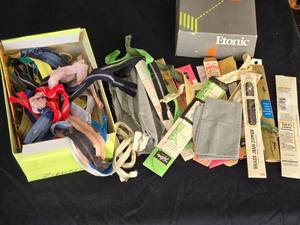 lot 348 image: Lot of Zippers New and Used