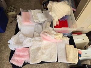 lot 353 image: Lace Style Types of Fabric