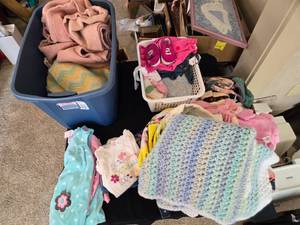 lot 363 image: Blankets, Crocheted Fabrics and More