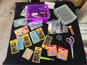 lot 366 image: Sewing Machine Needles and Other Accessories