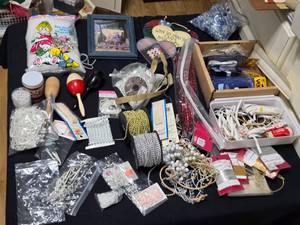 lot 396 image: Strings of Beads, Elastic and Other Crafting Items