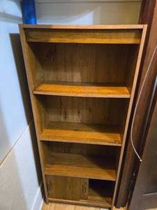 lot 419 image: Book or Storage Shelf