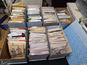 lot 420 image: 7 Pattern Boxes Nearly All Full of Clothing Patterns, Craft Patterns, Quilt Patterns and More - Many are used