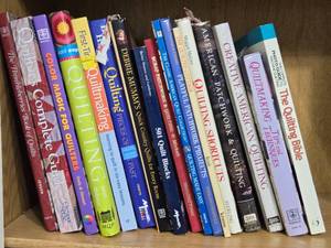lot 424 image: Quilting Books