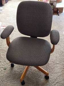 lot 452 image: Grey Office Chair with Wooden Frame and Padded Arms
