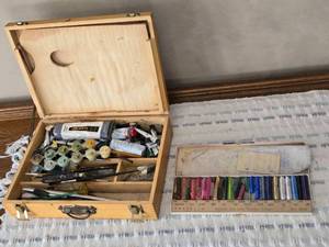 lot 457 image: Vintage Art Supplies Lot with Pastel Crayons and Painting Kit - Used