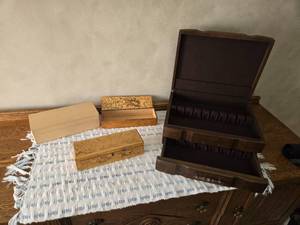 lot 461 image: Vintage Wooden Box and Silverware Storage Lot